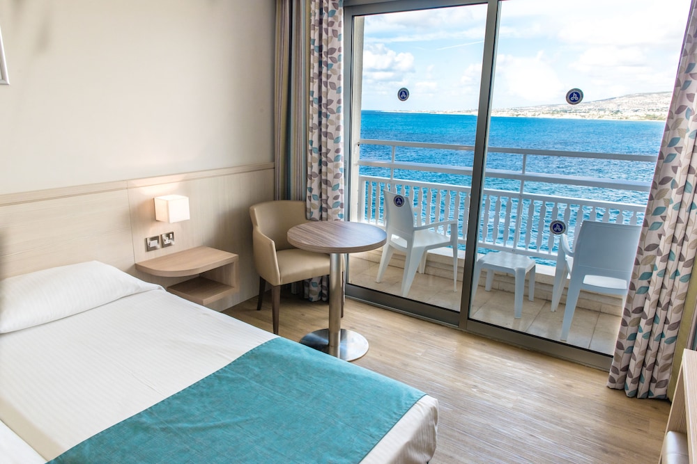 Family Room, Sea View - Photo 1