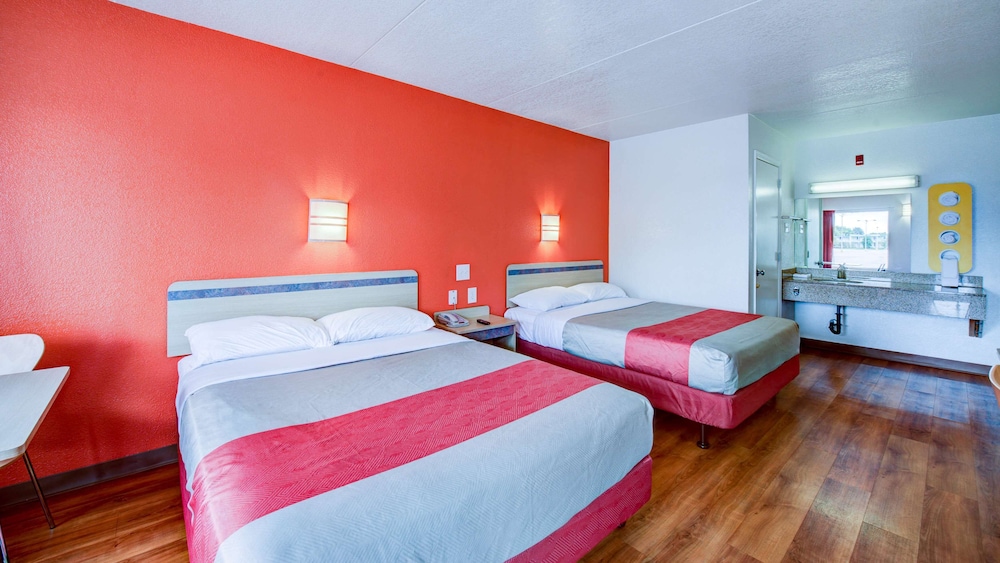 Travelodge by Wyndham Norfolk Airport, Photo 2