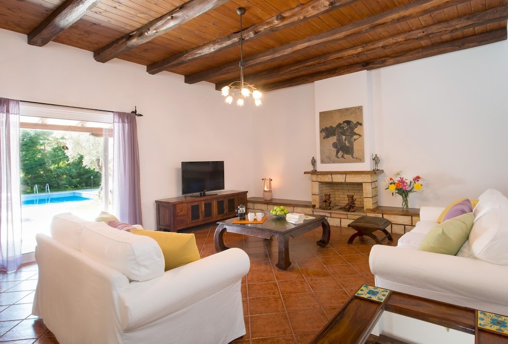 Villa photo 1