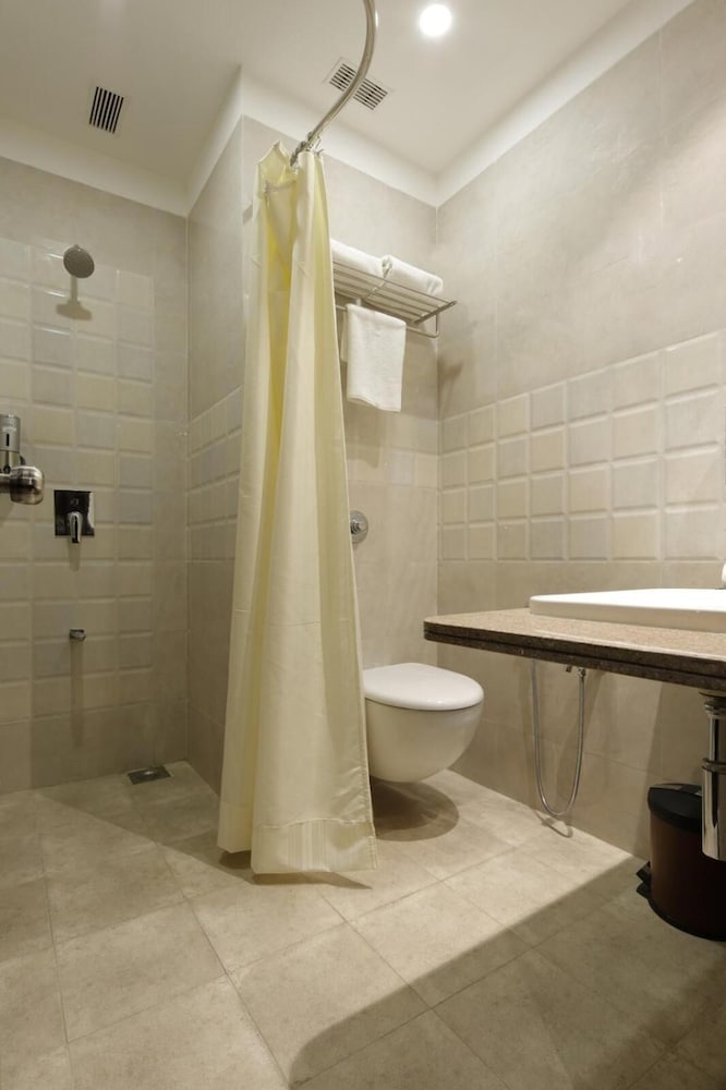 Deluxe Double or Twin Room - Photo 18