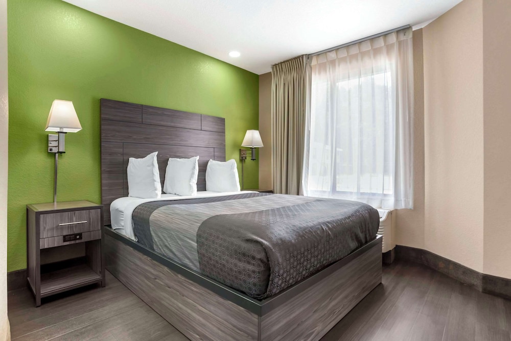 Suite, 2 Queen Beds, Non Smoking (Upgrade) - Photo 1