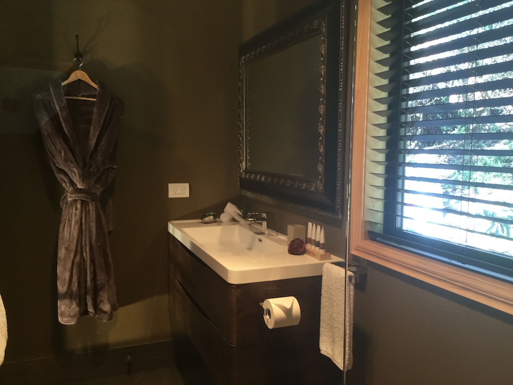 Luxury Suite with Lake View photo 3