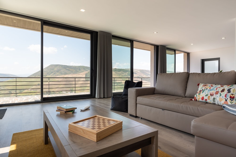 Premium House photo 2