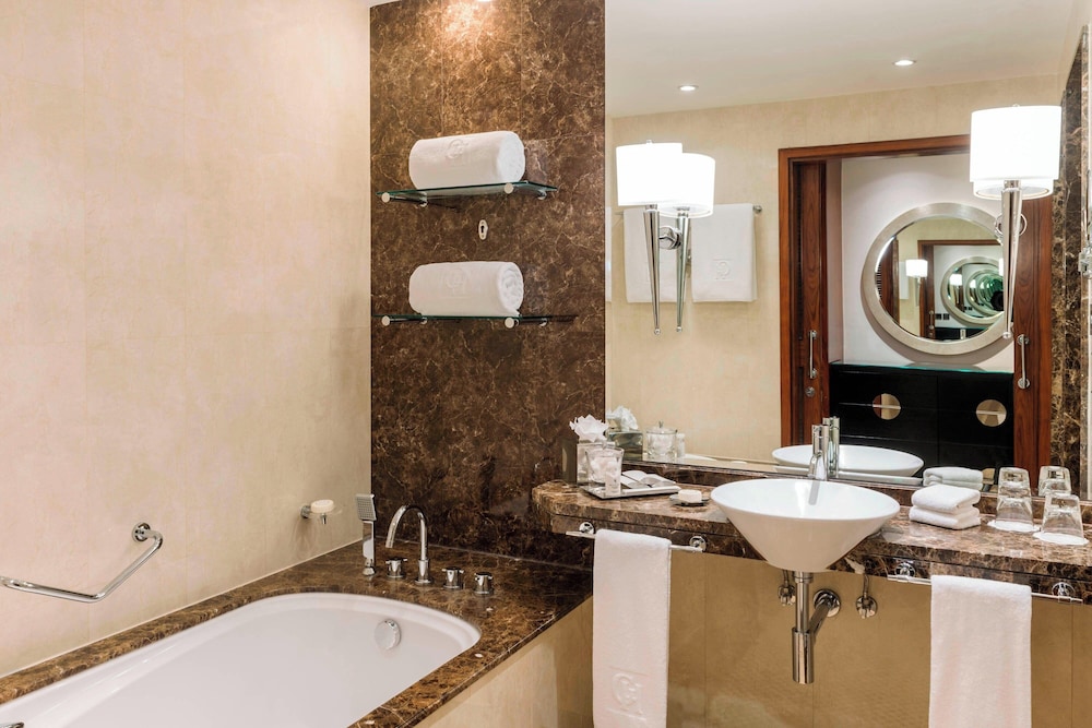 Deluxe Room, 1 King Bed