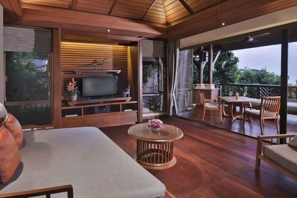 Hillside Ocean View Private Pool Villa 2BR photo 3