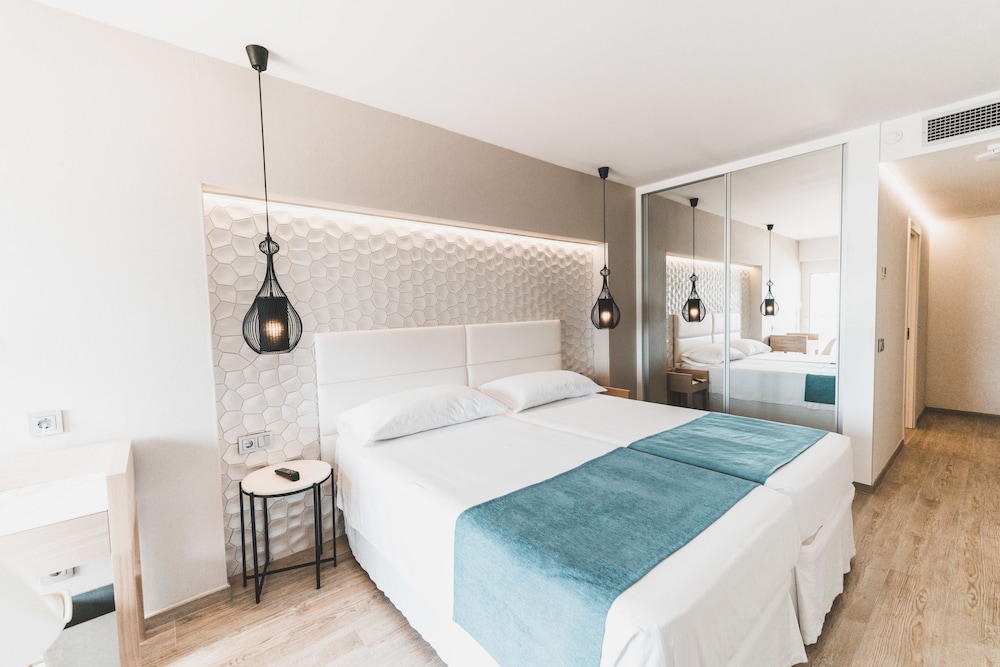 Deluxe Double Room, Sea View (Spa Access) photo 2