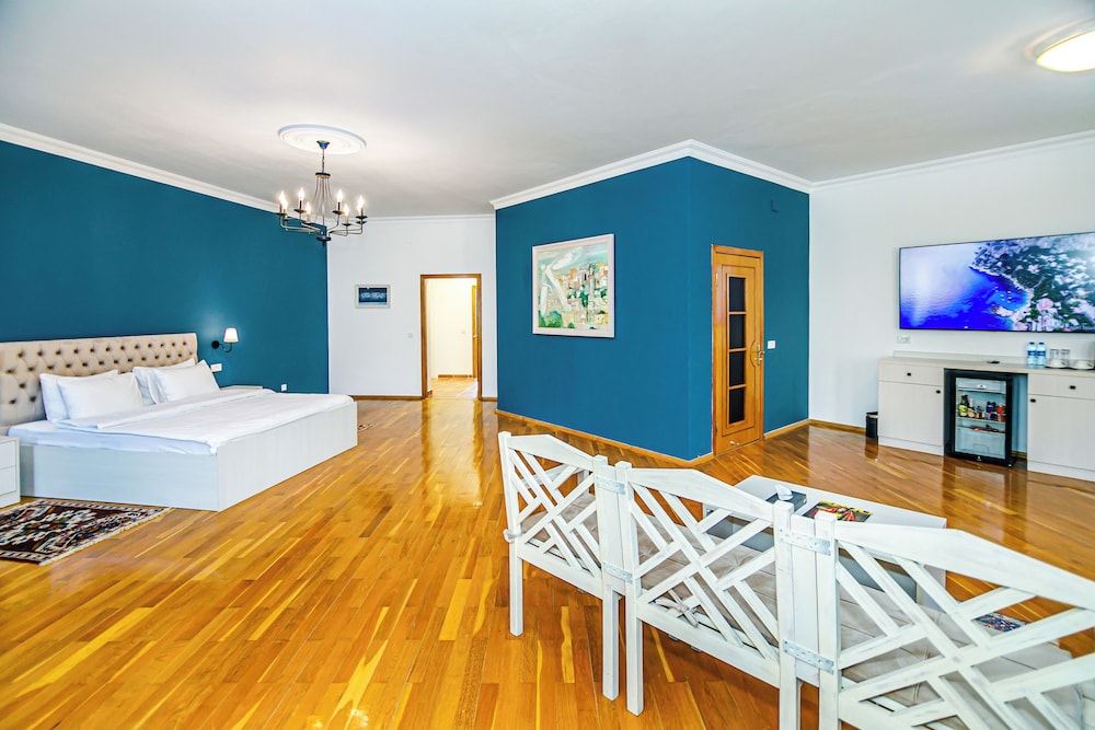 Superior King Room, Terrace - Photo 3