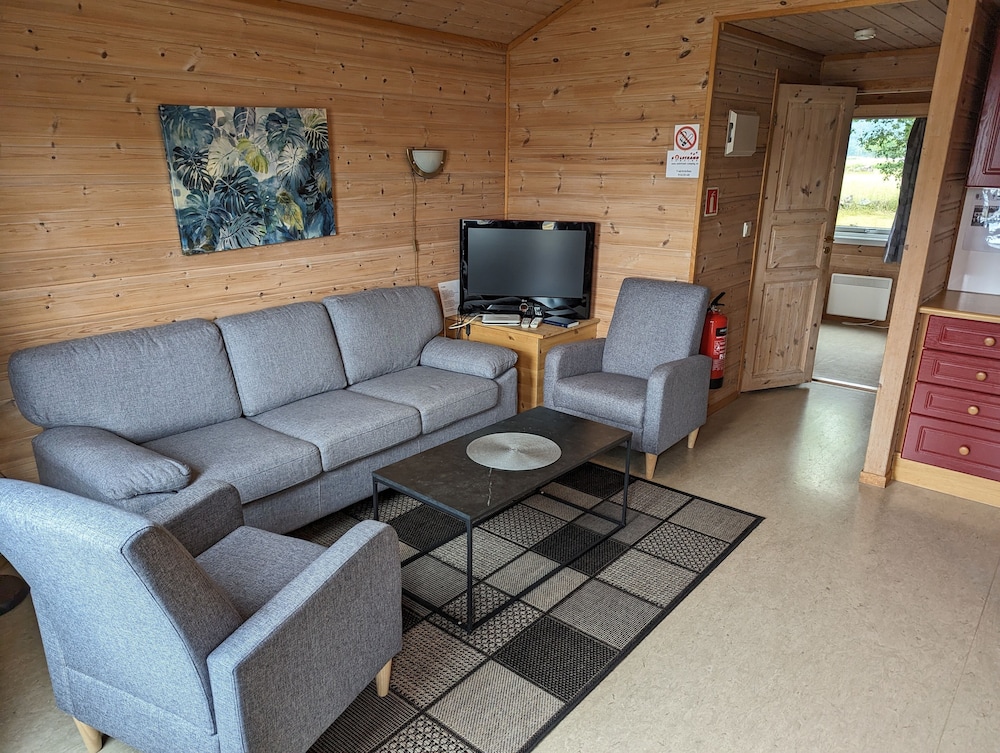 Cabin, 2 Bedrooms (1 - 4) photo 1