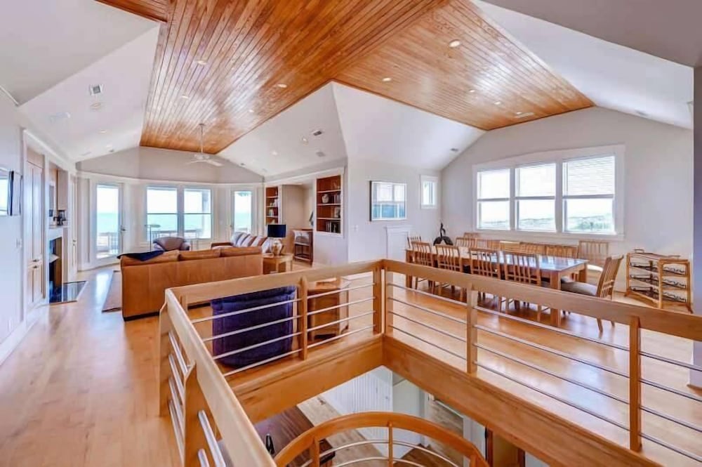 Family House, 5 Bedrooms, Ocean View, Sea Facing photo 3