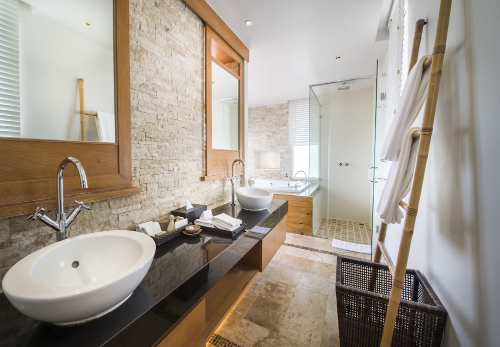 1 BR Pool Residence - Photo 8