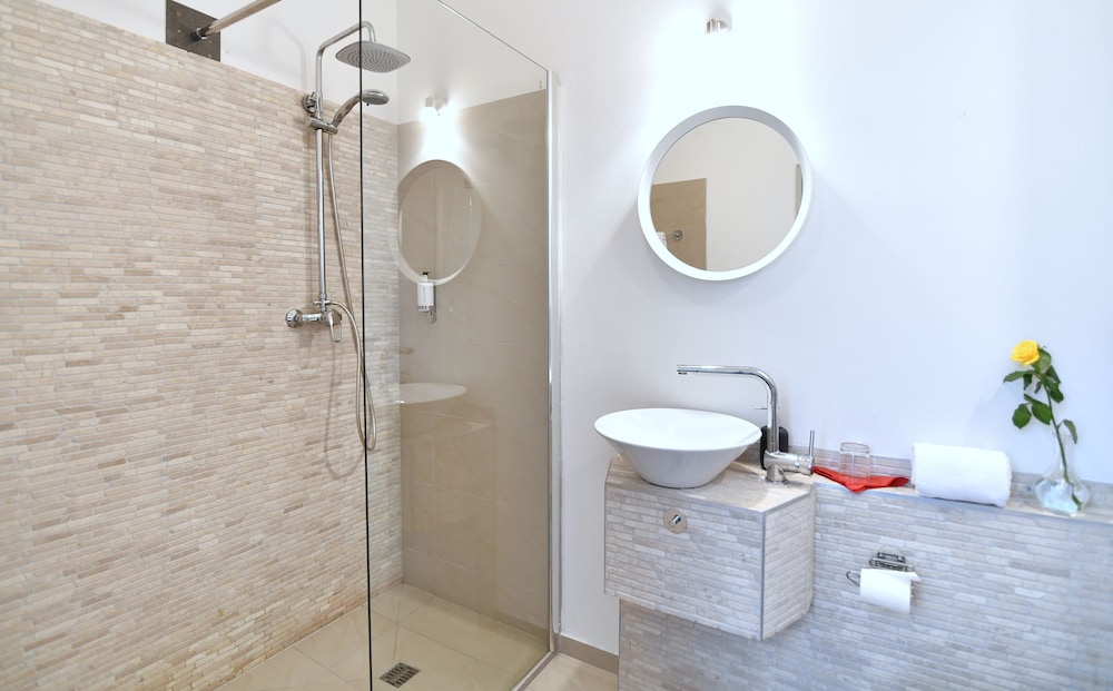 Standard Single Room, Accessible, Private Bathroom photo 3