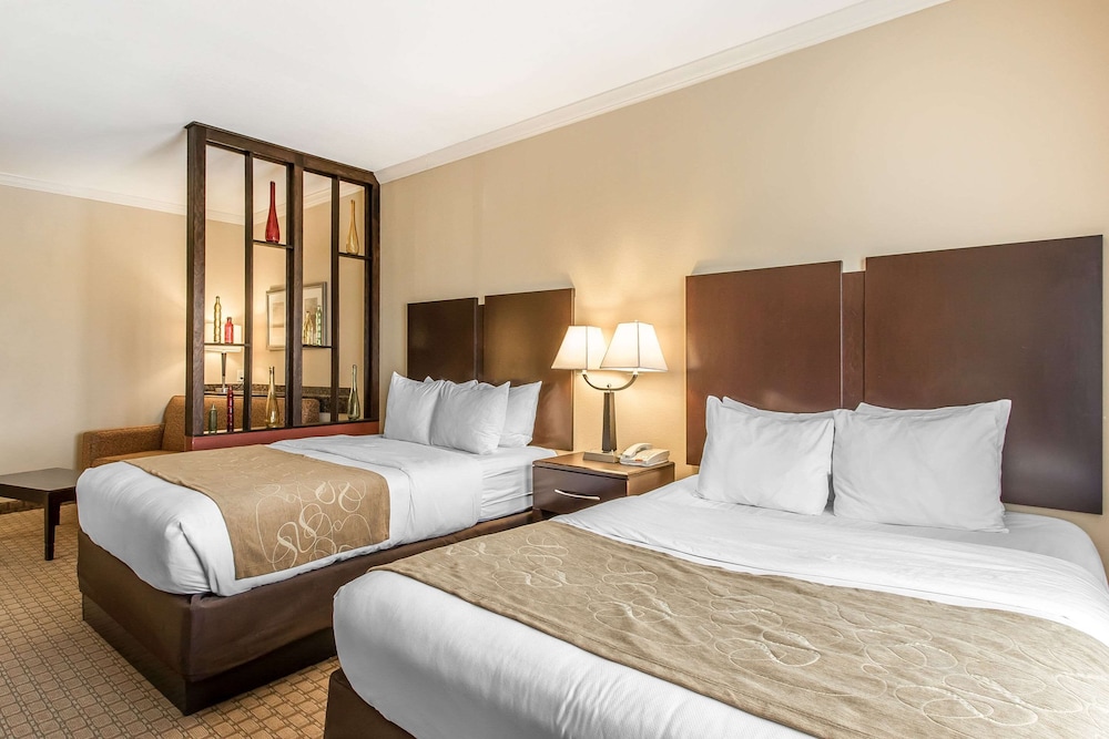 Suite, 2 Queen Beds, Accessible, Non Smoking - Photo 2