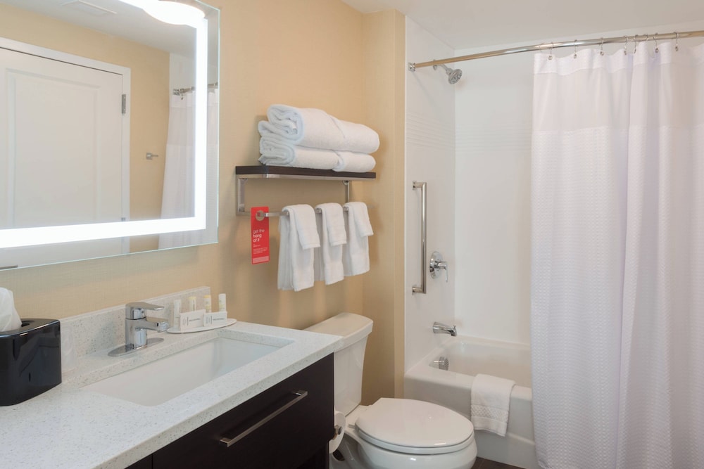 Studio, 2 Queen Beds (Hearing Accessible) photo 1