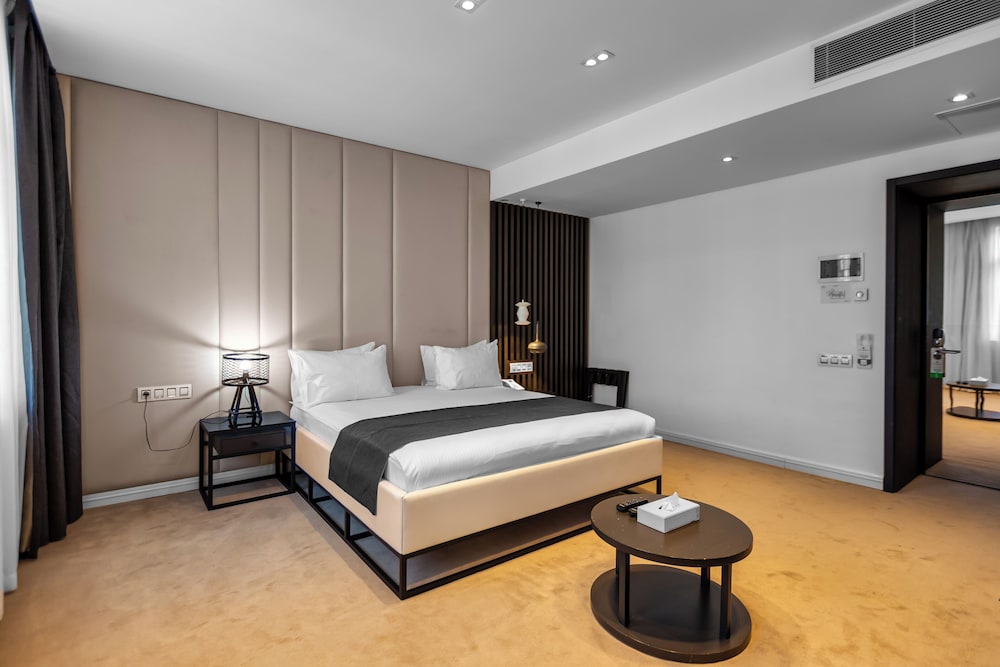 Standard Double or Twin Room - Photo 3