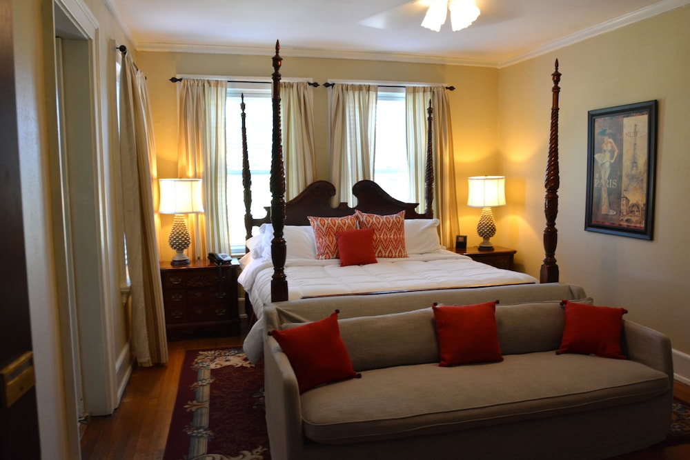 Room, Non Smoking, Jetted Tub (Hydrangea)