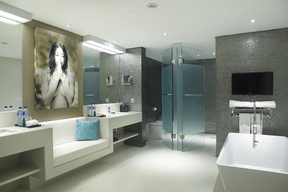 Penthouse, 2 Bedrooms, City View thumbnail 5