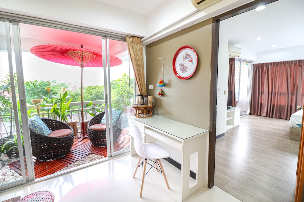 Sky Bath Exclusive 2 Bedroom Apartment (43A) photo 2