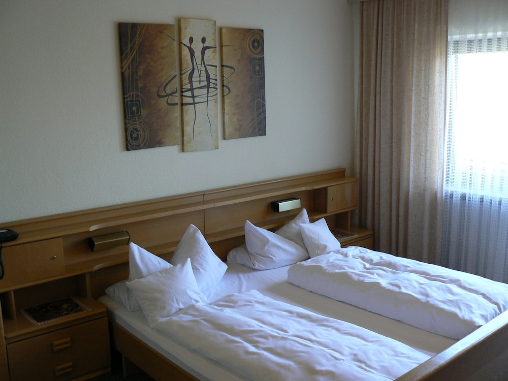 Double Room, Non Smoking, Balcony (C) photo 1