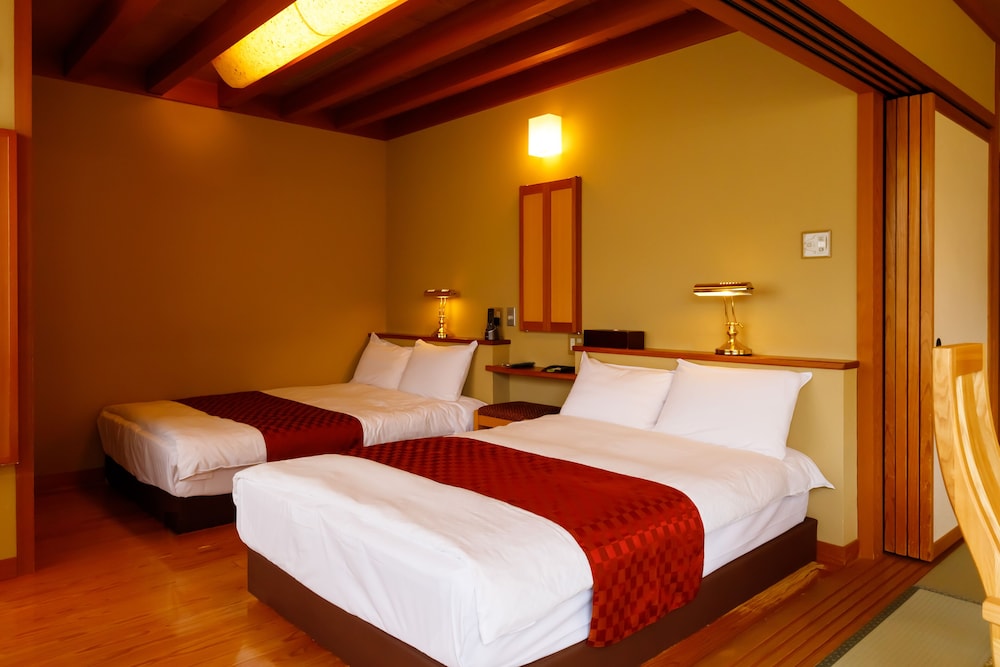 Japanese Western Style Twin Room, Open Air Bath photo 3