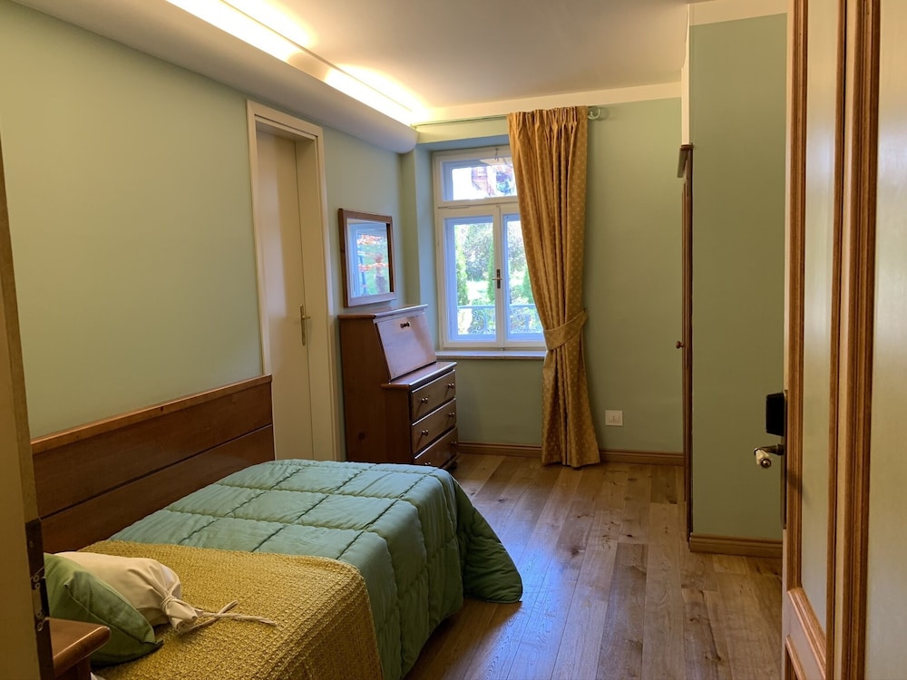Superior Single Room, Balcony, Mountain View