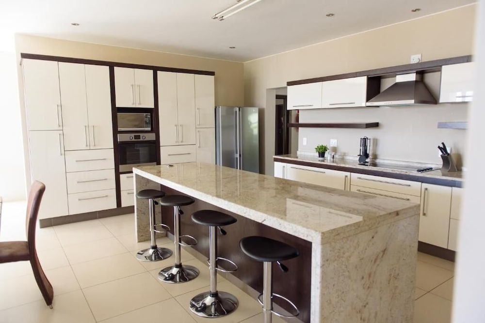 Luxury Villa, 6 Bedrooms photo 3