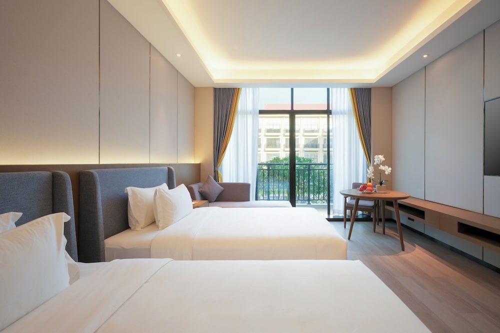 Twin Room, Pool View