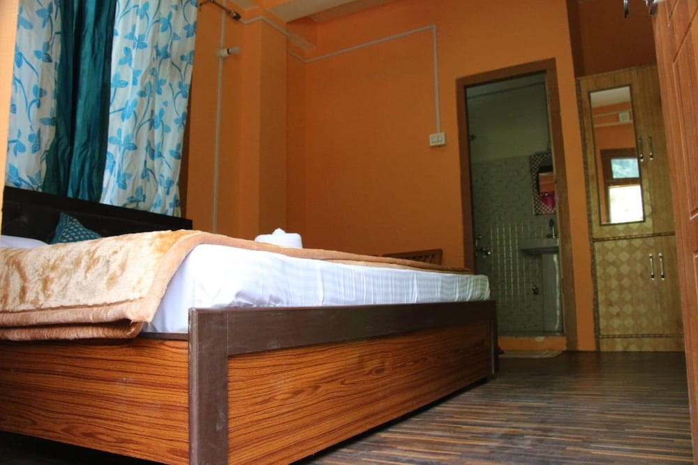 Deluxe Room, Hill View photo 3
