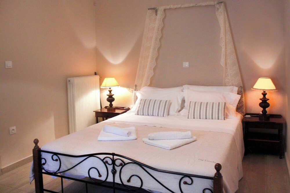 Relax in Elliniko Hidden Gem-vintage Bungalow With Garden and Hot Tub in an Iglo, Billede 17