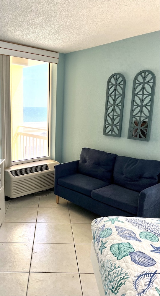 Studio Suite, Ocean View (Sea Glass) photo 3