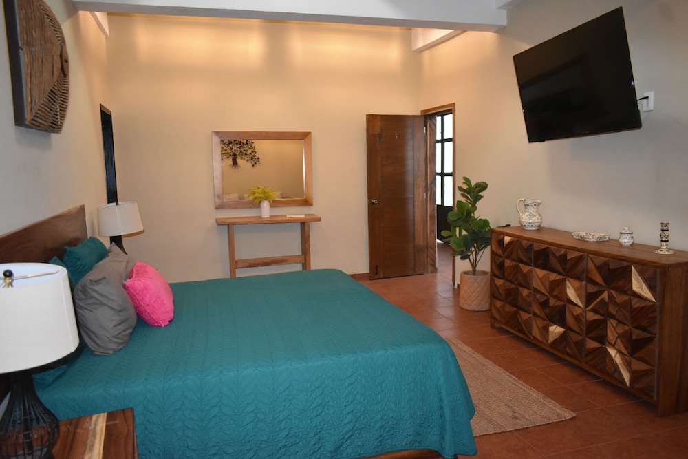 Comfort Double Room, 1 King Bed, Non Smoking, Private Bathroom