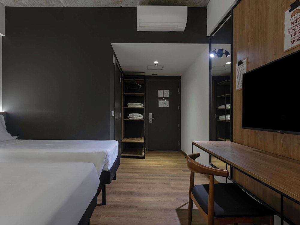 Standard Room with 1 double bed and 1 single bed - Photo 5