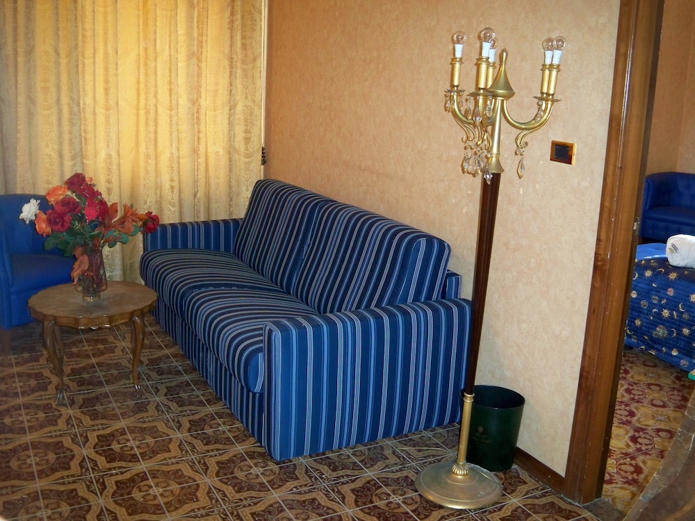 Junior Suite (Sea or Mount Etna view) photo 3