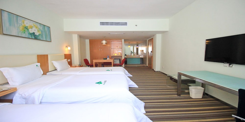 Deluxe Family Room - Photo 2
