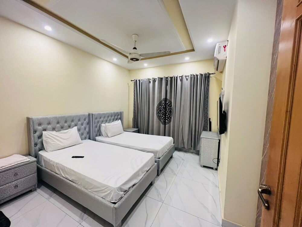 Deluxe Double or Twin Room - Photo 5