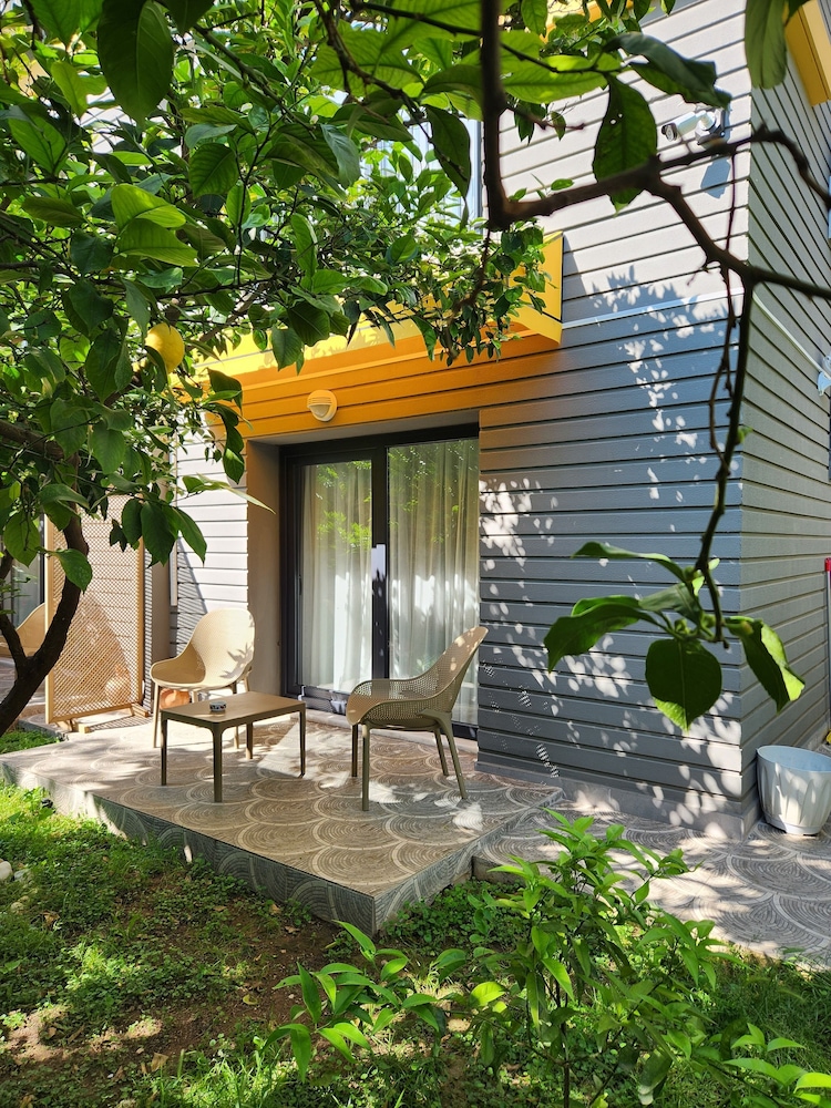 Room, 1 Double Bed, Terrace, Garden View