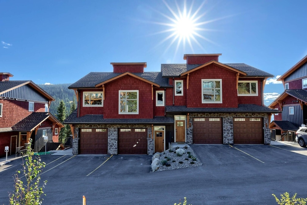 Townhome, 3 Bedrooms photo 2