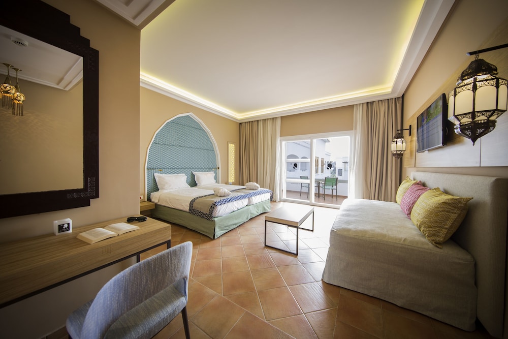 Family Double Room (Classic Connecting Corridor)
