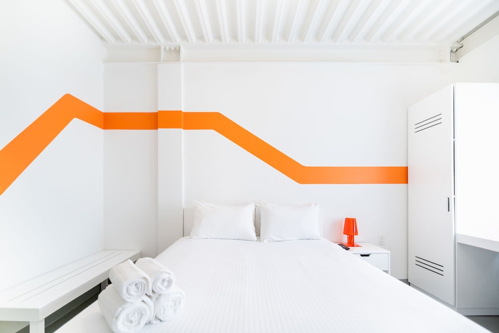 Deluxe Double Room, 1 Queen Bed, Non Smoking, Private Bathroom - Photo 3