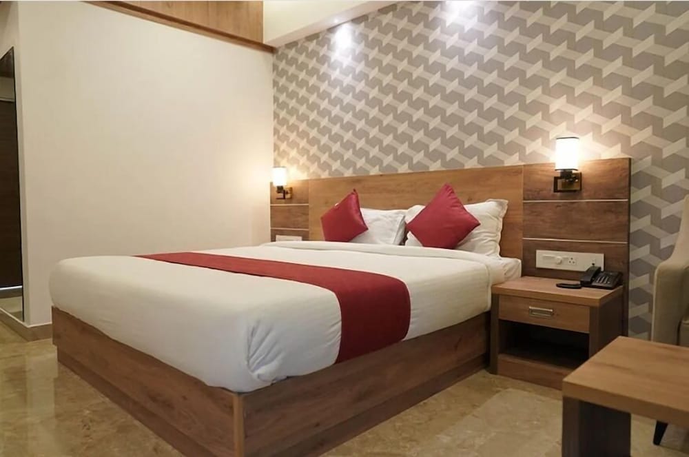 Deluxe Double Room, City View