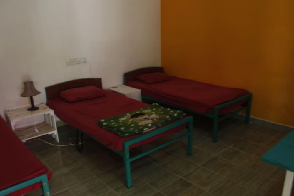 Classic Triple Room, 3 Twin Beds photo 1