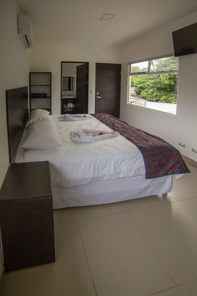 Studio, 1 King Bed, Mountain View photo 3