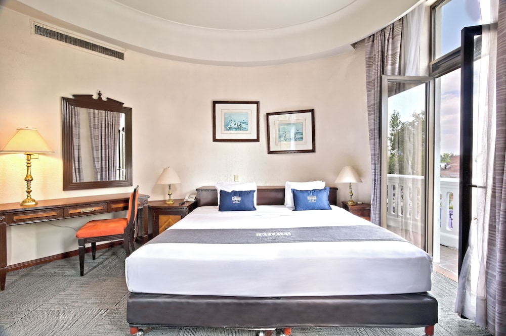 Studio Suite - Photo 4