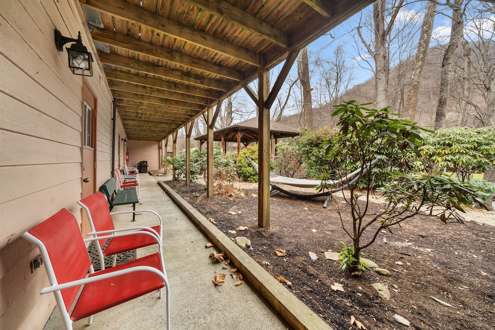 Creekside King photo 2