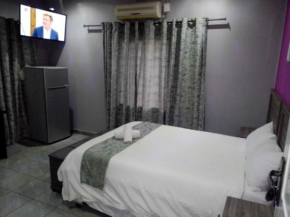 Classic Double Room, 1 Double Bed, Refrigerator, Garden View photo 3