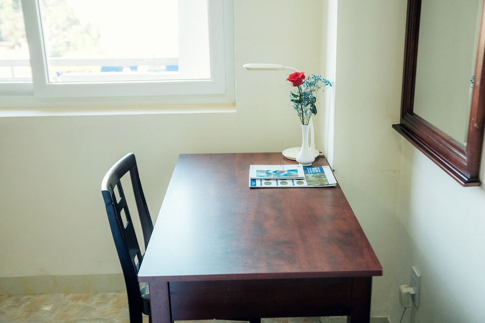 Family Room - Photo 3