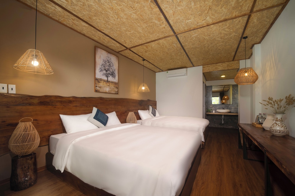 Deluxe Triple Room, Lake View photo 2