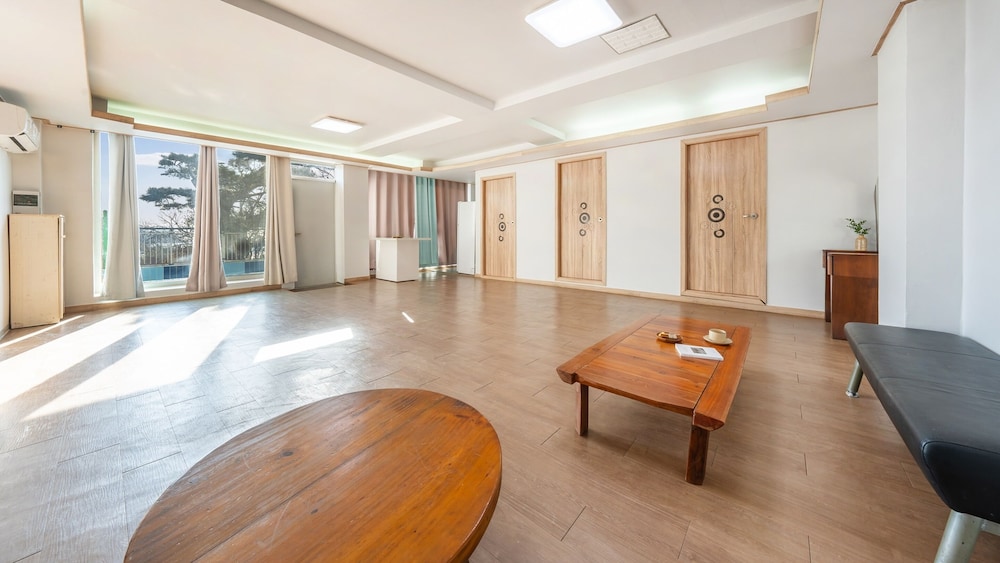Basic Room, 1 Bedroom (A101 (Private/Pet OK/BBQ))