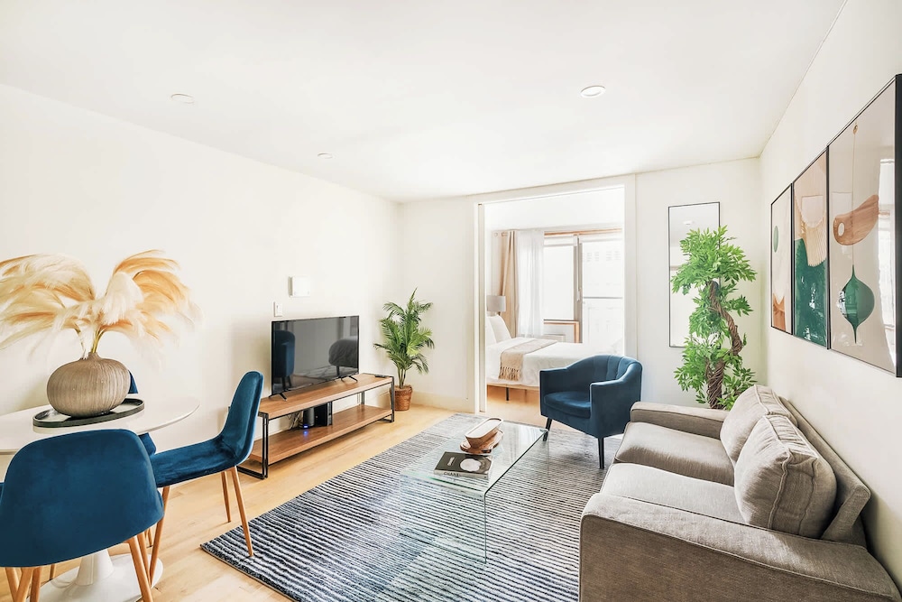 Luxury Apartment, 3 Bedrooms, Private Bathroom photo 1