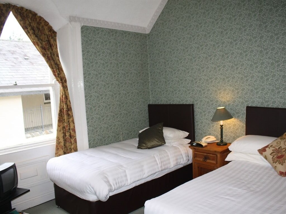 Economy Twin Room, Ensuite (Side Main House)