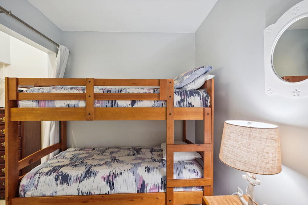 Condo, Multiple Beds (Villa Madeira 202) photo 3
